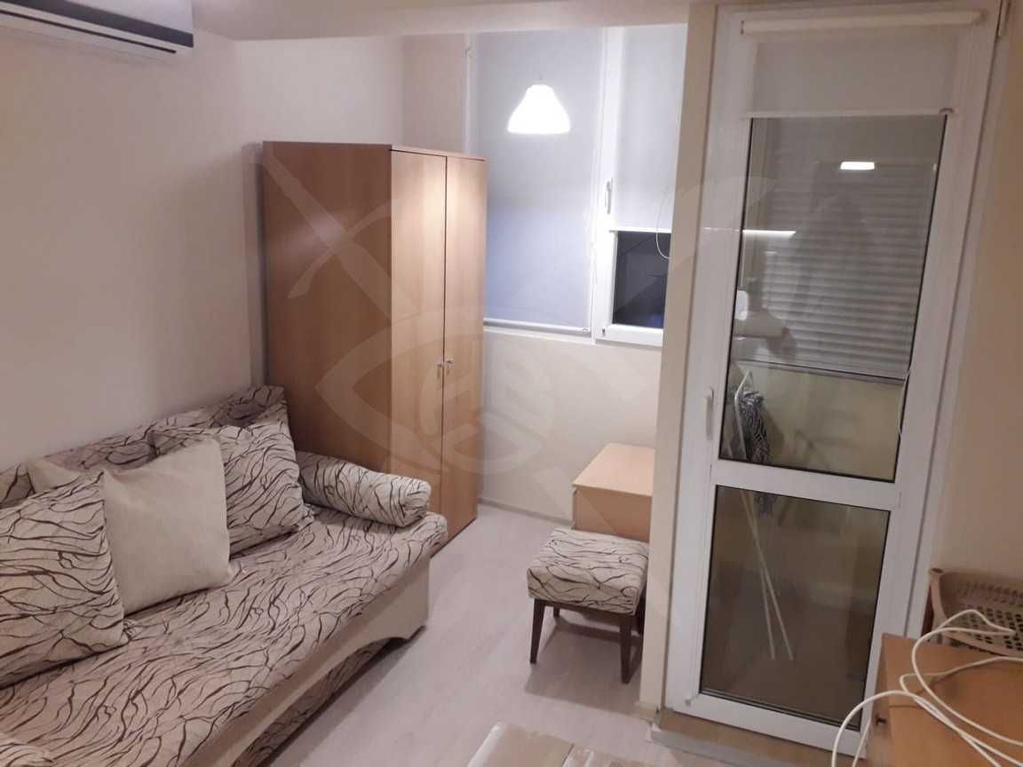Дава се под наем Едностаен апартамент в Варна, Левски - 30 кв.м за 190 € - Снимка #1