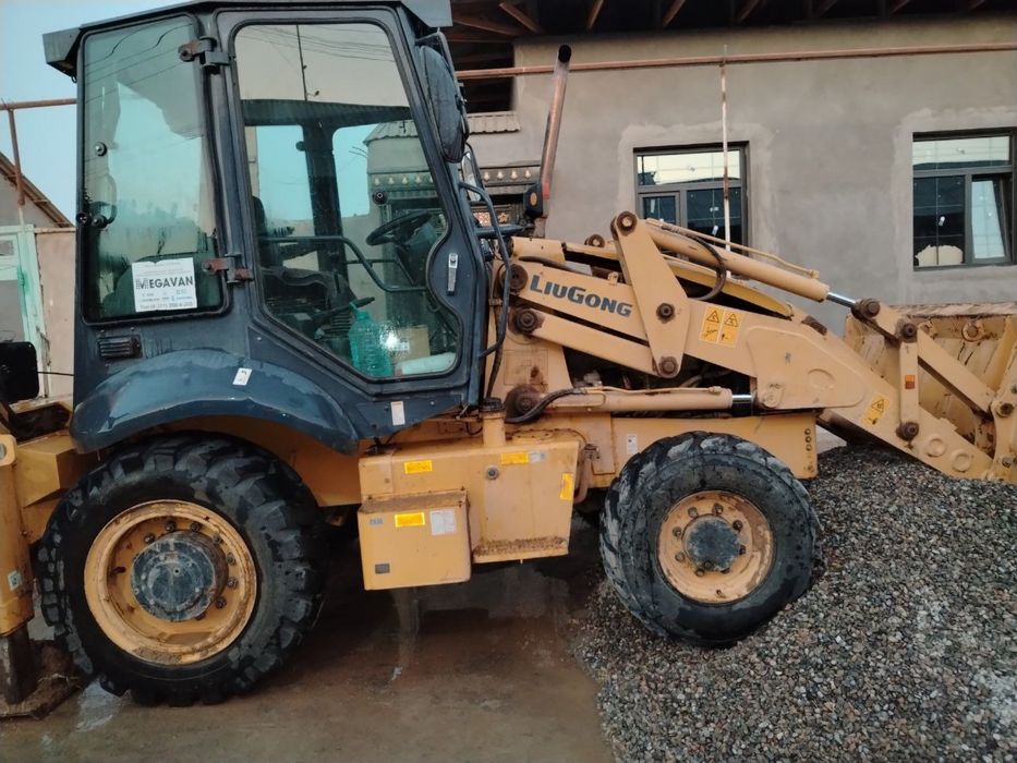 Liugong 775 A  Exkovator pogruzchik