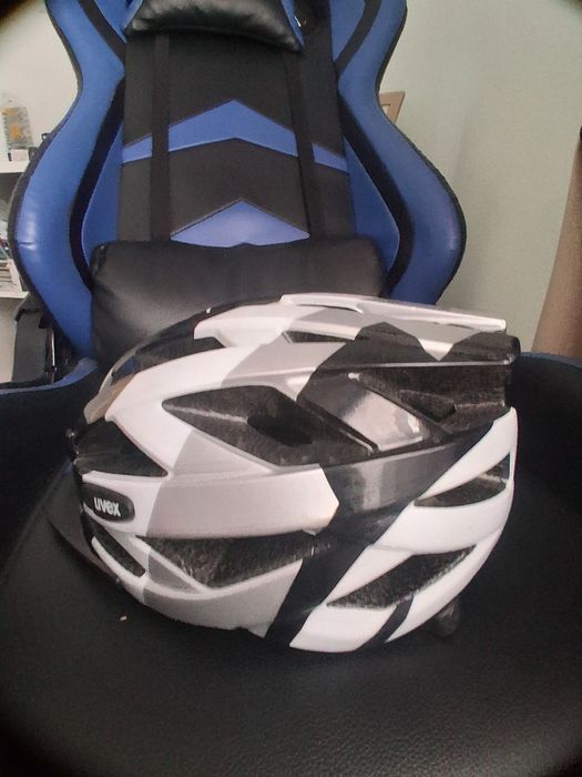 Vând casca aproape nou