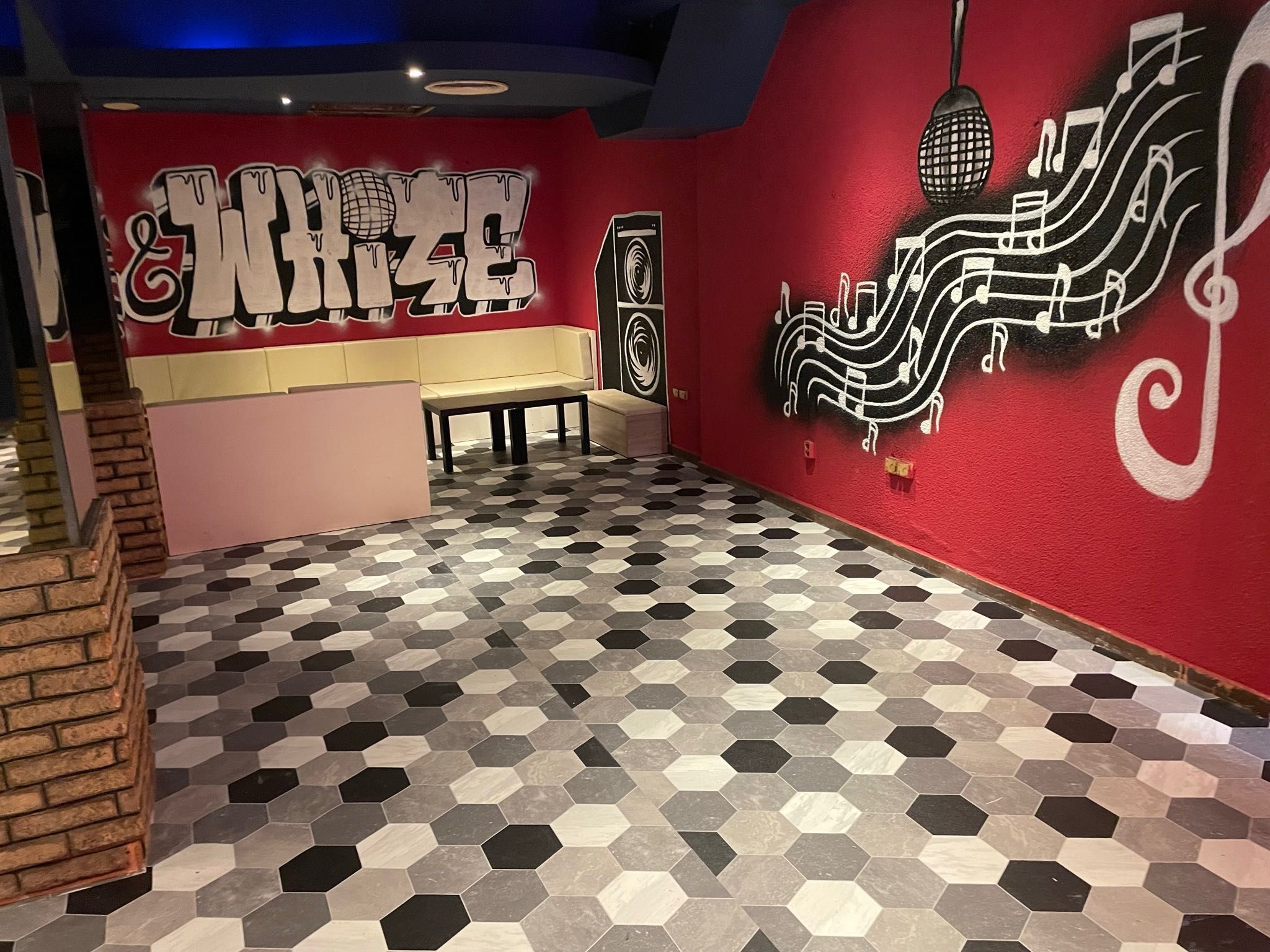 Зала под наем за Партита Black&White - Underground