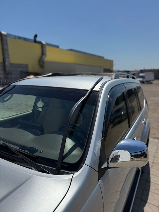 Резиновый молдинг лобового стекла Тойота Прадо 120/gx470