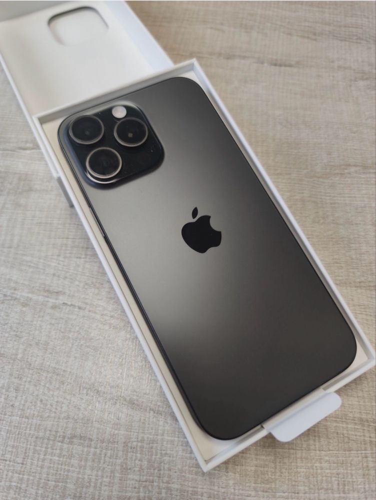 iPhone 16 Pro Max 256GB Black Titanium - ГАРАНЦИОНЕН