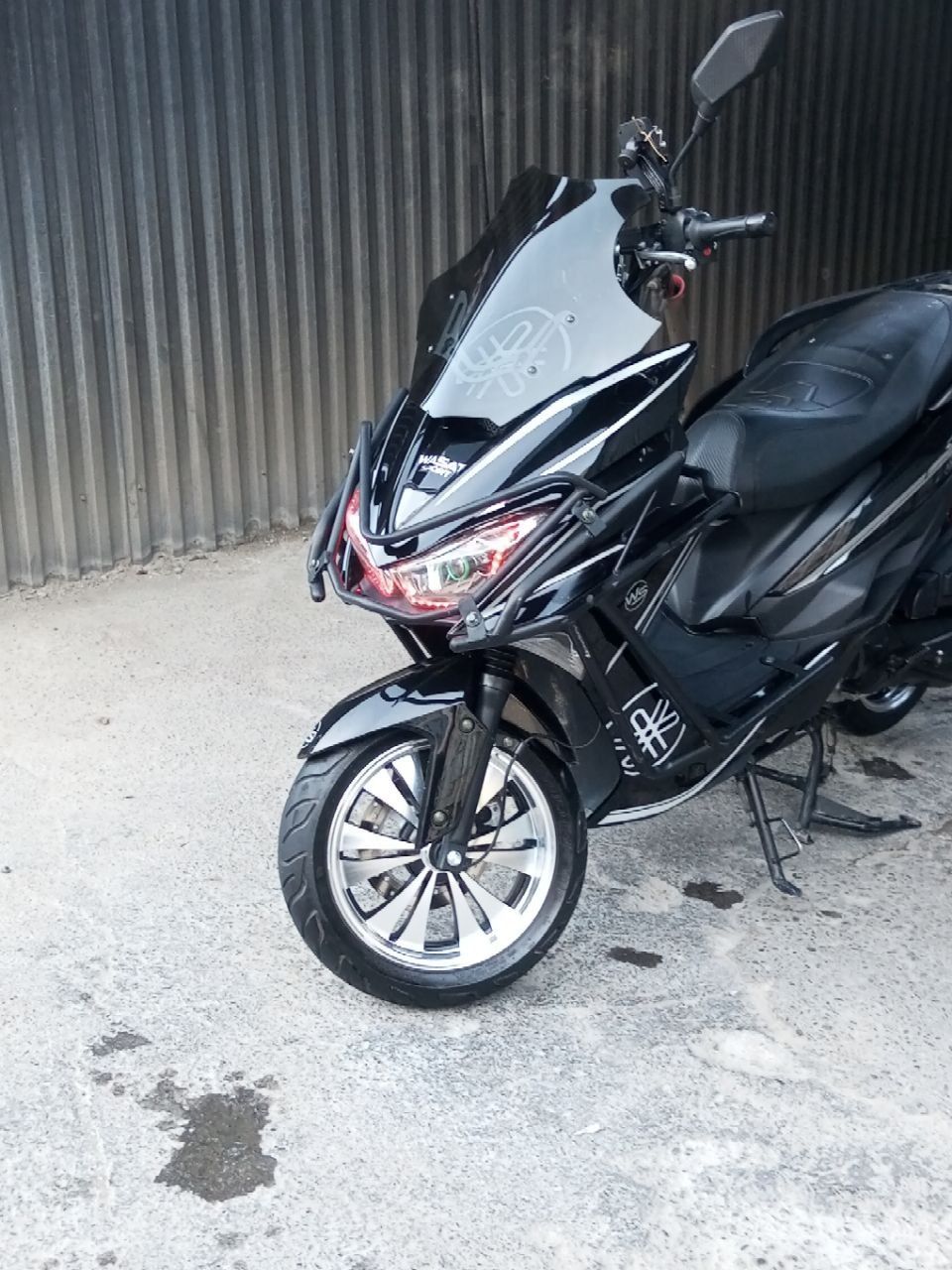 Yamaha R3 reblica skuter srocna sotiladi