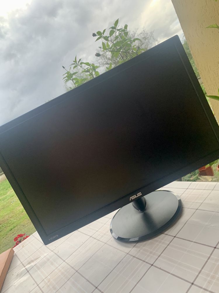 Vand monitor Asus 60Hz