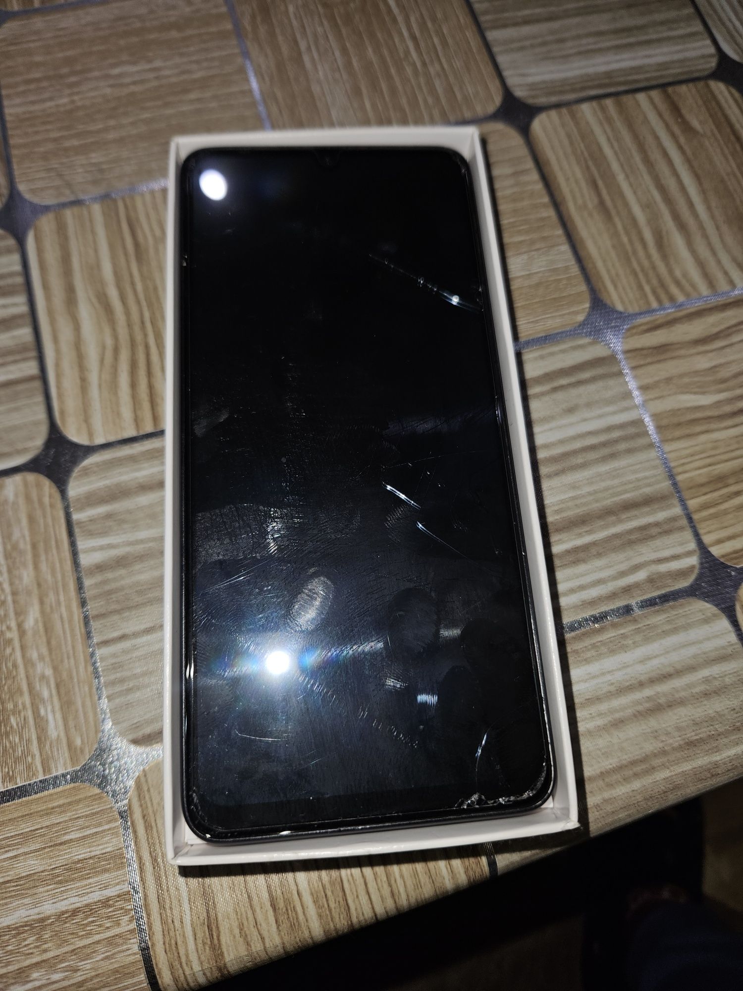Samsung A33 5G. .
