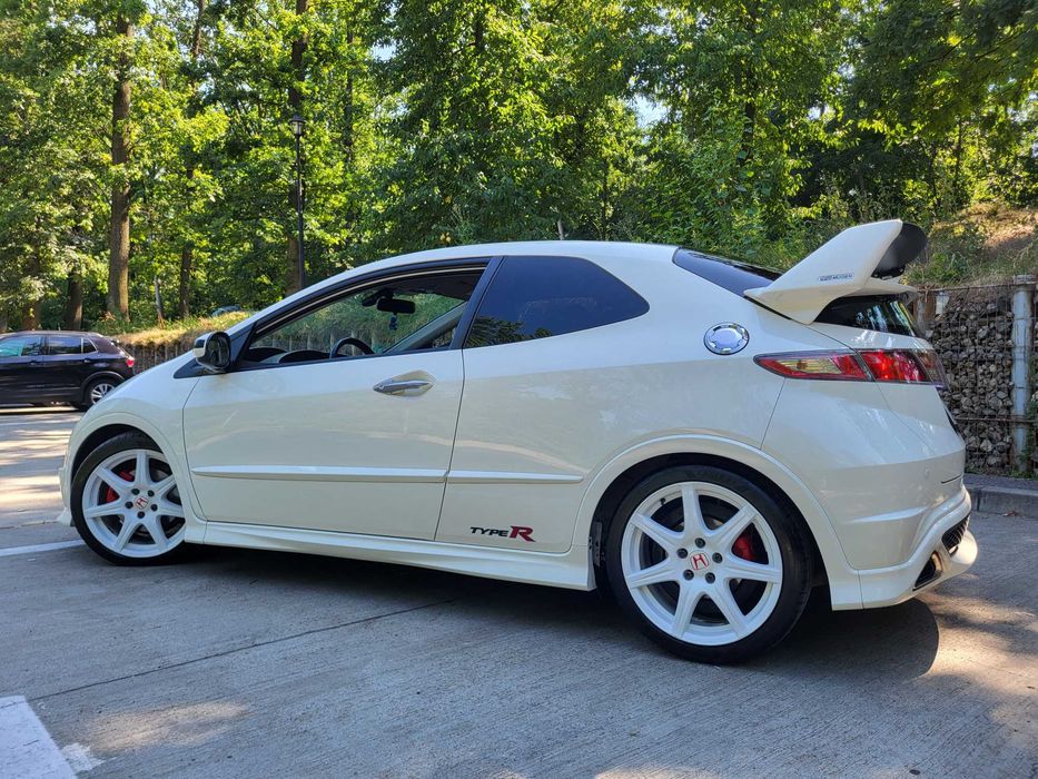 Honda Civic Type R FN2 2009 Championship White LSD