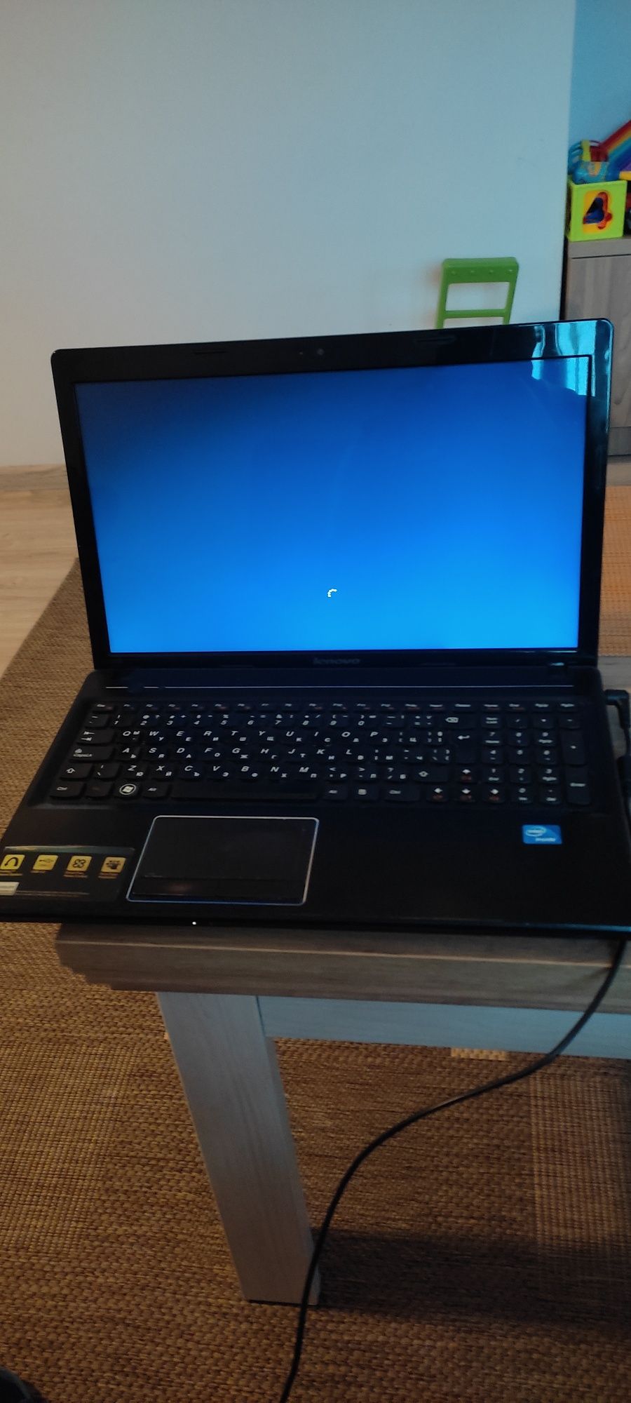 Продавам лаптоп LENOVO G580