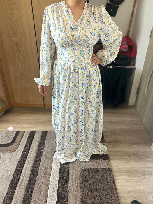 Rochie eleganta ,e nou ne purtată