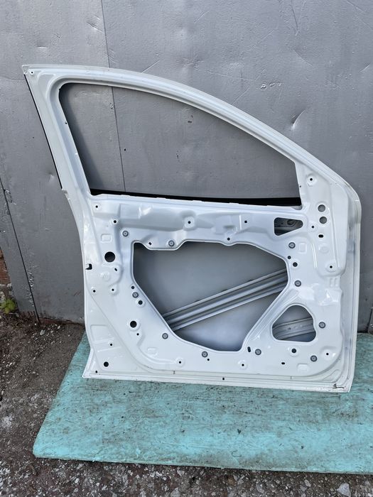 Предна лява врата за Mazda 2 Мазда 2  2015г-