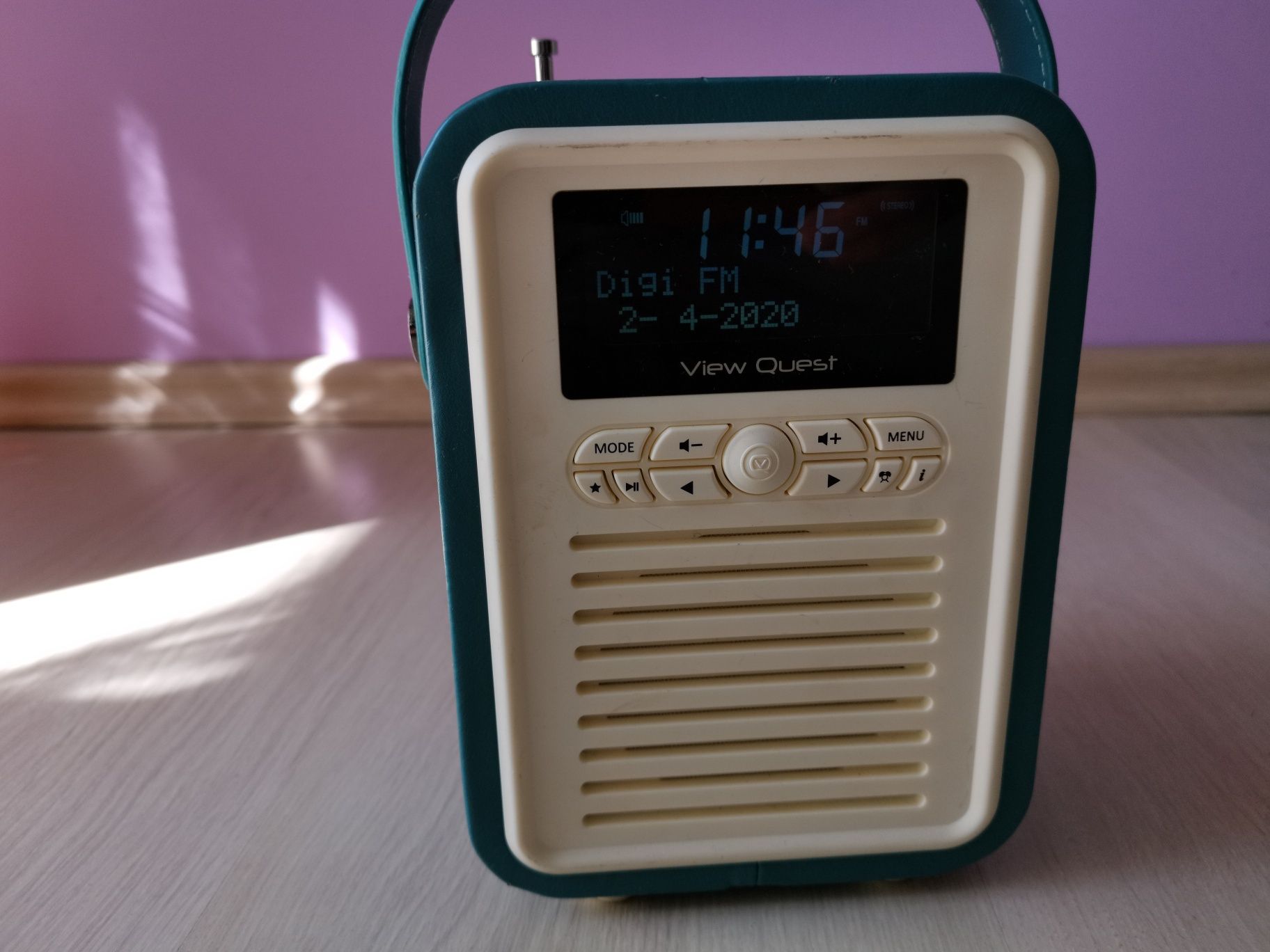 Radio view quest retro mini