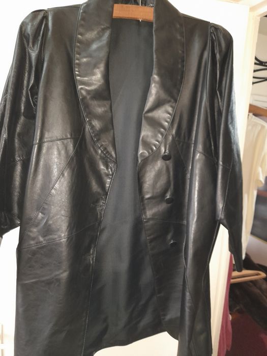 Vand haina de piele si blana