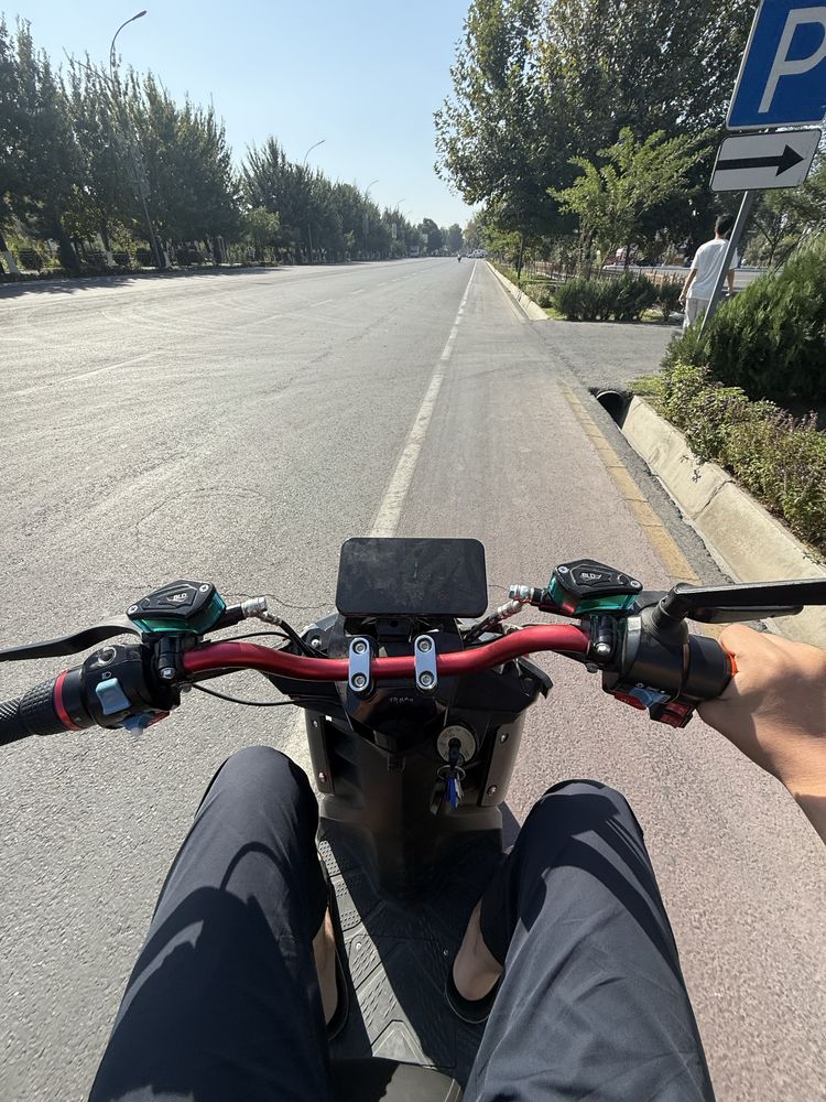 Redline skuter sotiladi