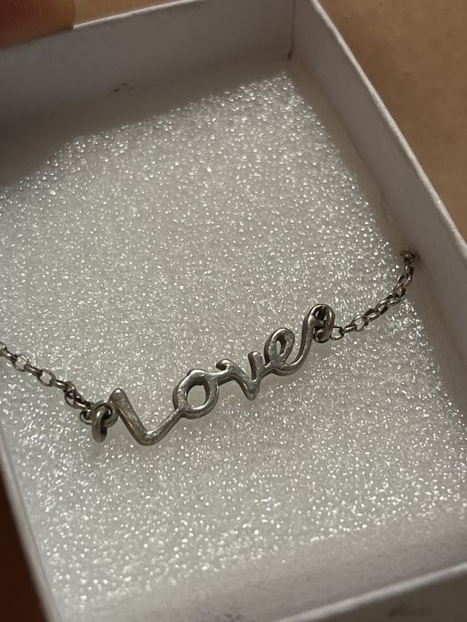 Сребърна гривна love