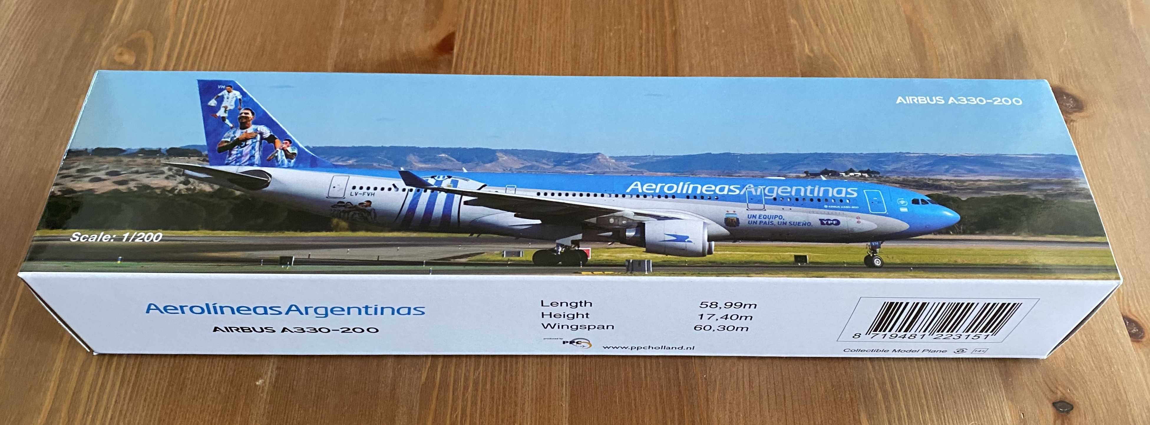 AIRBUS A330-200 AEROLINEAS ARGENTINAS Macheta avion Scara 1;200