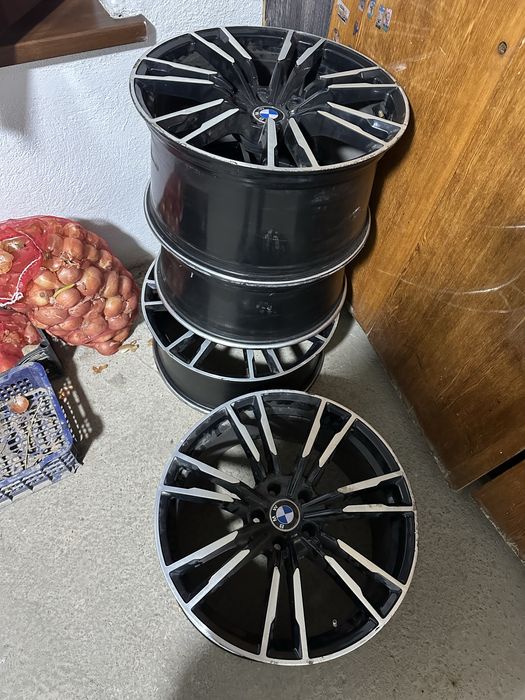 Диск R20 на Bmw F10 разна широкий