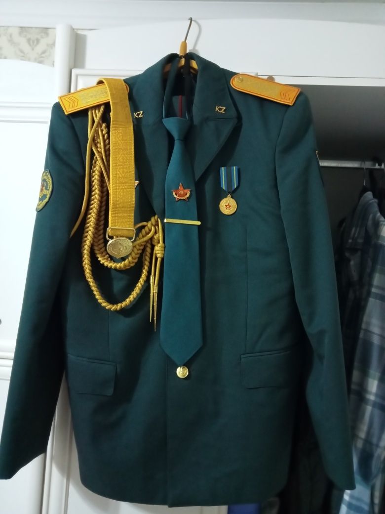 Военная парадная форма