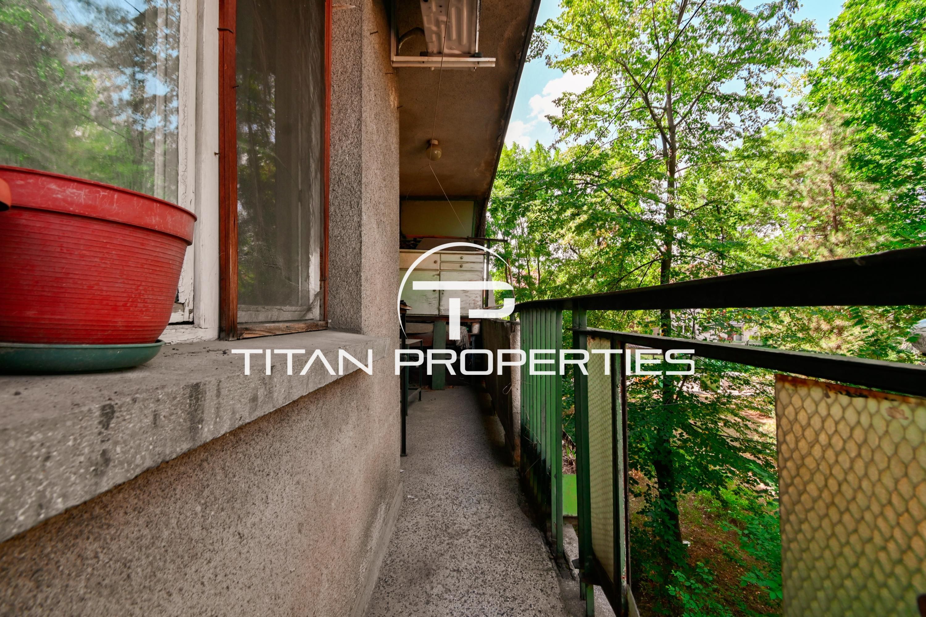 Тристаен , за продажба , ж.к. Сухата река