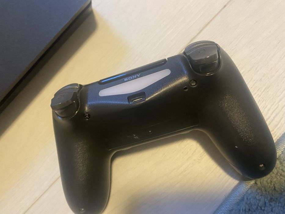 Ps 4 с игри и джойстик и 500gb ssd