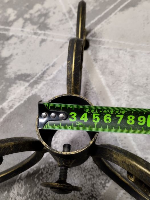 В продаже металлические подставки для живых ёлок