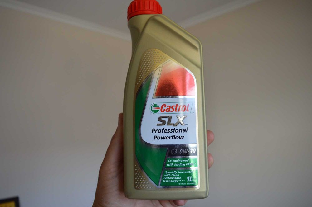 Двигателно масло Castrol SLX 0W30 Profesional Powerflow C3