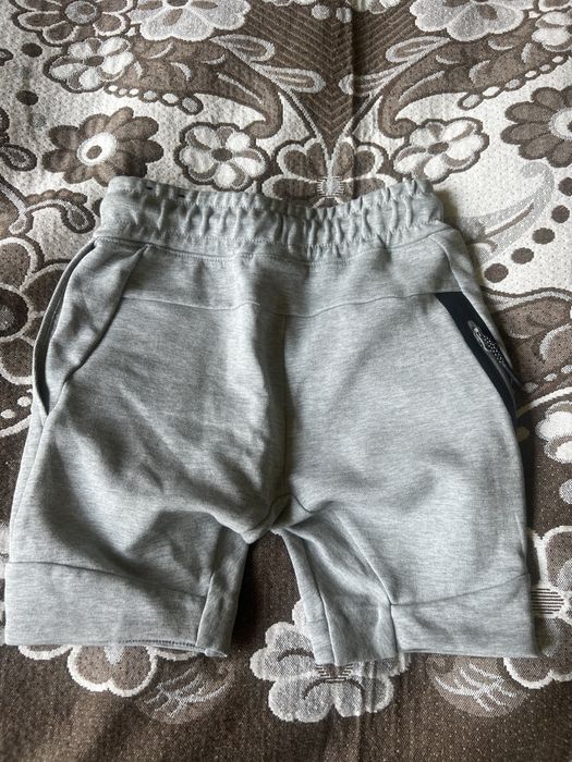 Pantaloni Nike Tech Fleece