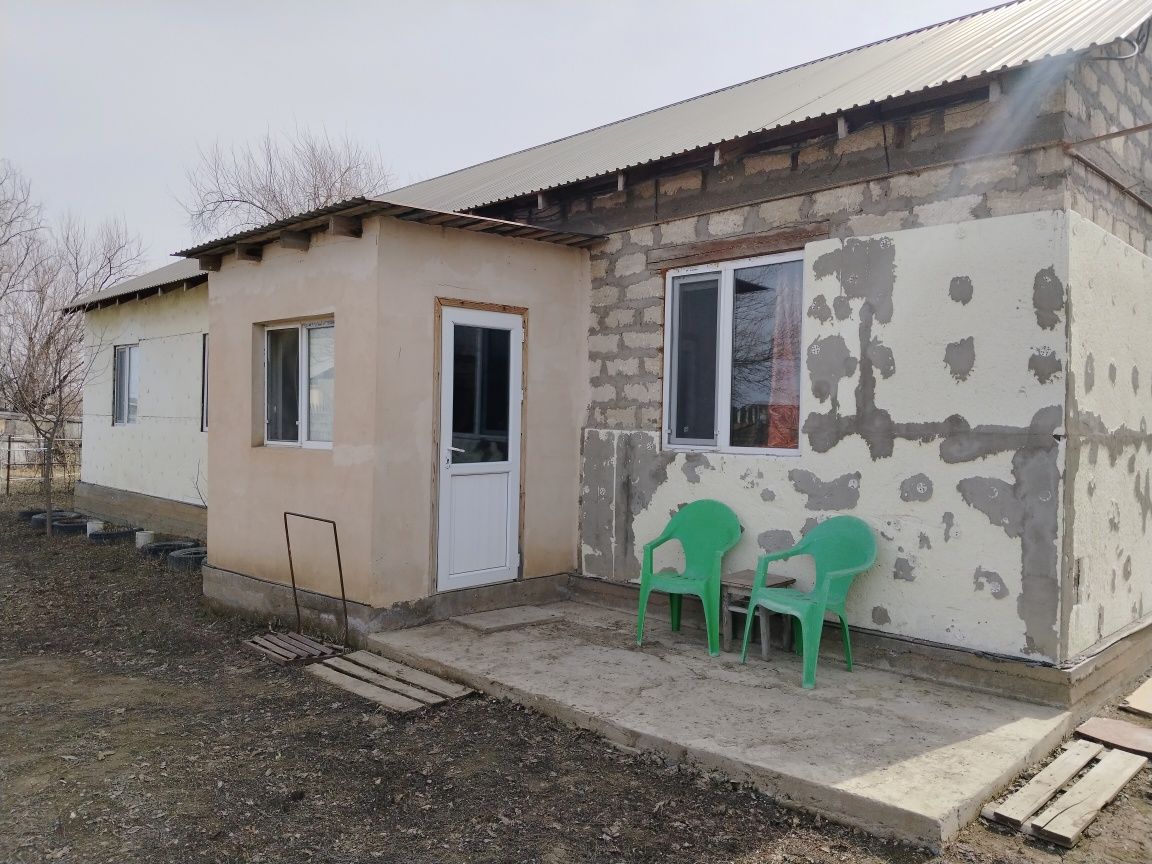Продается дом в пригороде