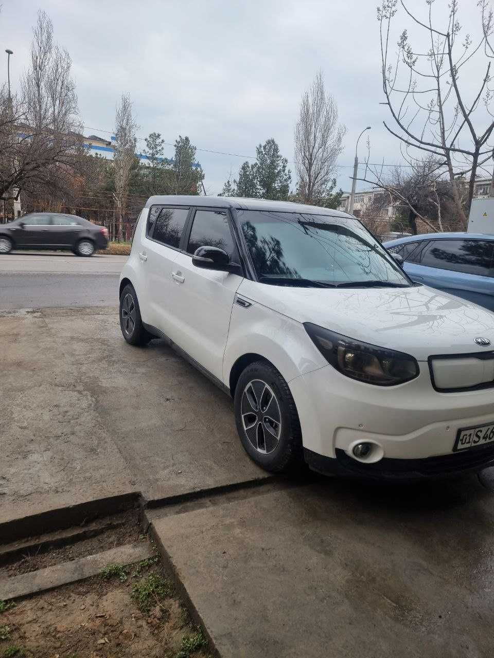 Kia Soul EV (полностью электрический кроссовер) 2017