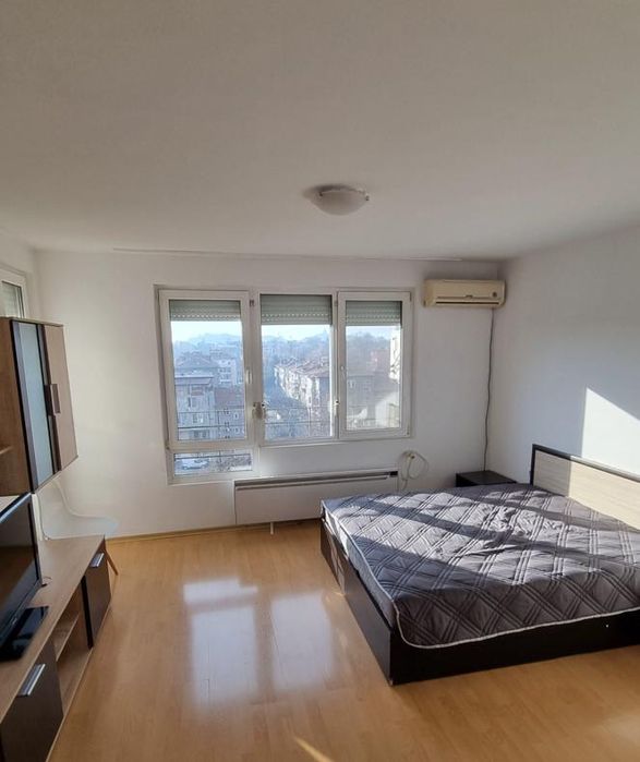 Дава се под наем Едностаен апартамент в Пловдив, Гагарин - 40 кв.м за 250 € - Снимка #2