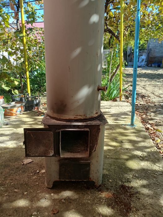 Vand boiler pe lemne