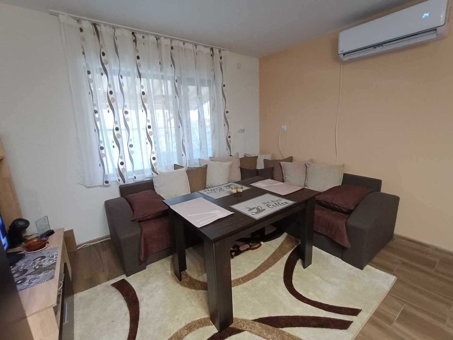 Продава къща в град Мъглиж.