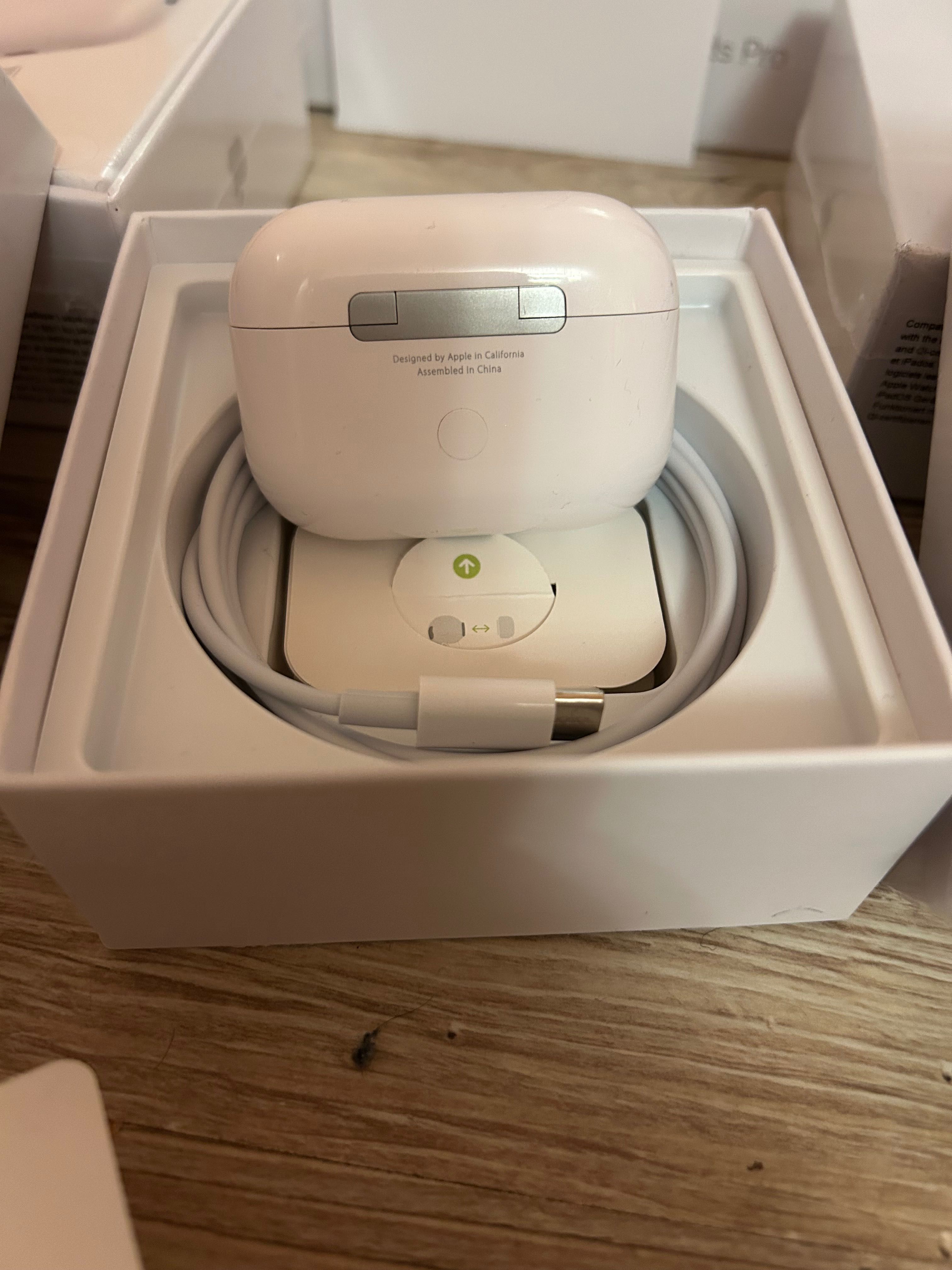 Apple Airpods pro 2 Airpods Airpods pro 2gen Airpods pro Airpods 4 /Ip