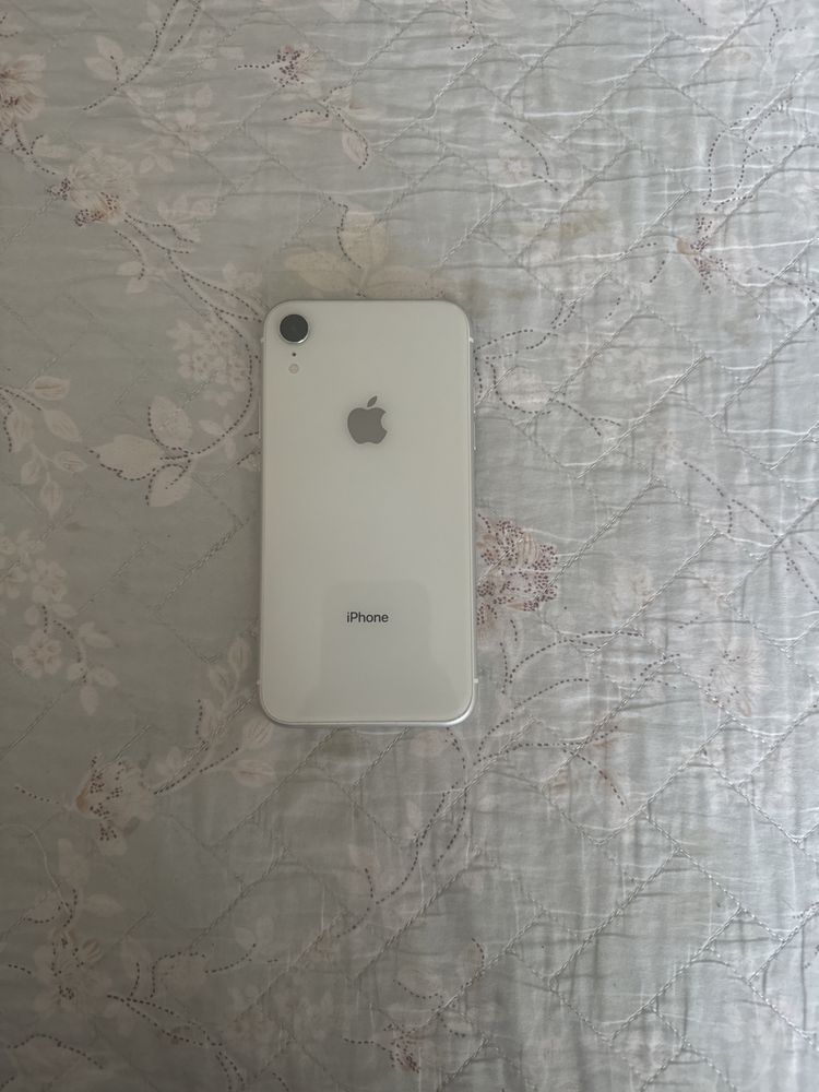 iPhone XR 64 гб