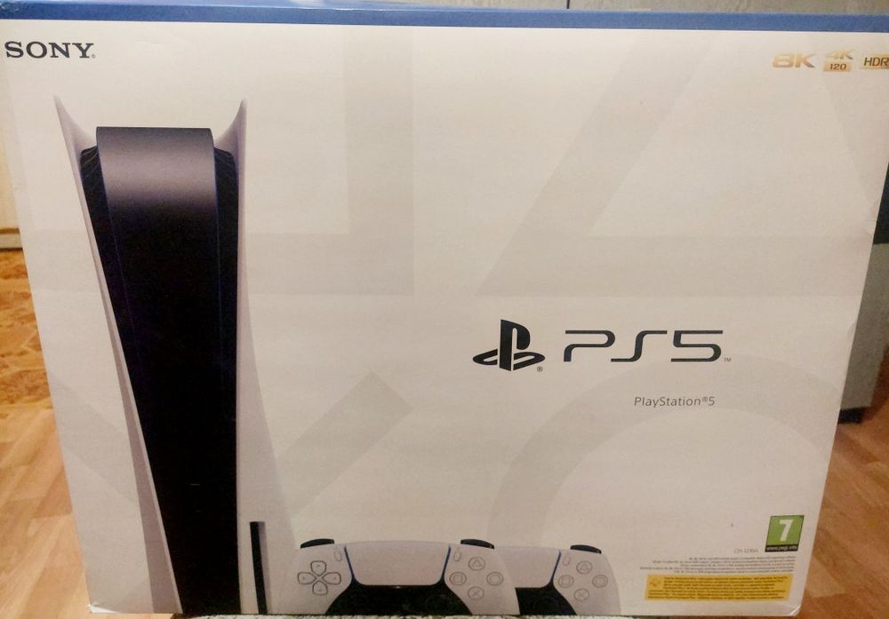 Playstation 5 с два джойстика