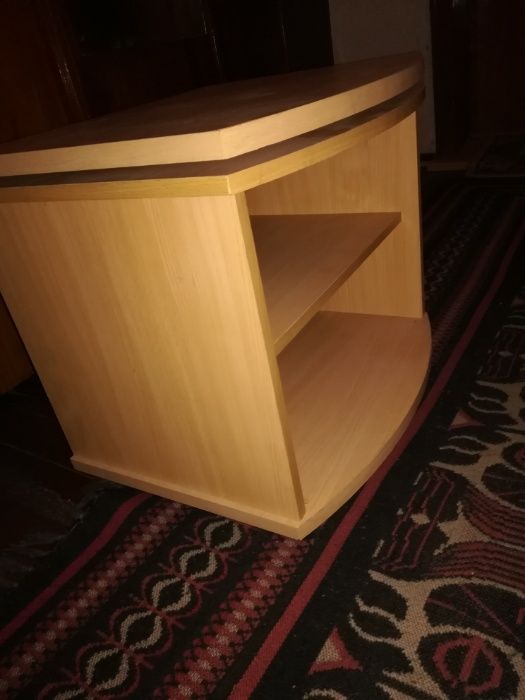 Шкафче за телевизор