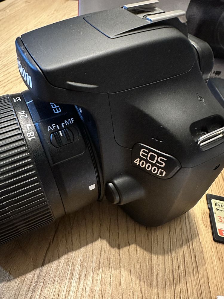 Aparat foto DSLR Canon EOS 4000D Full Box ! Ca noua ! + card 32gb !