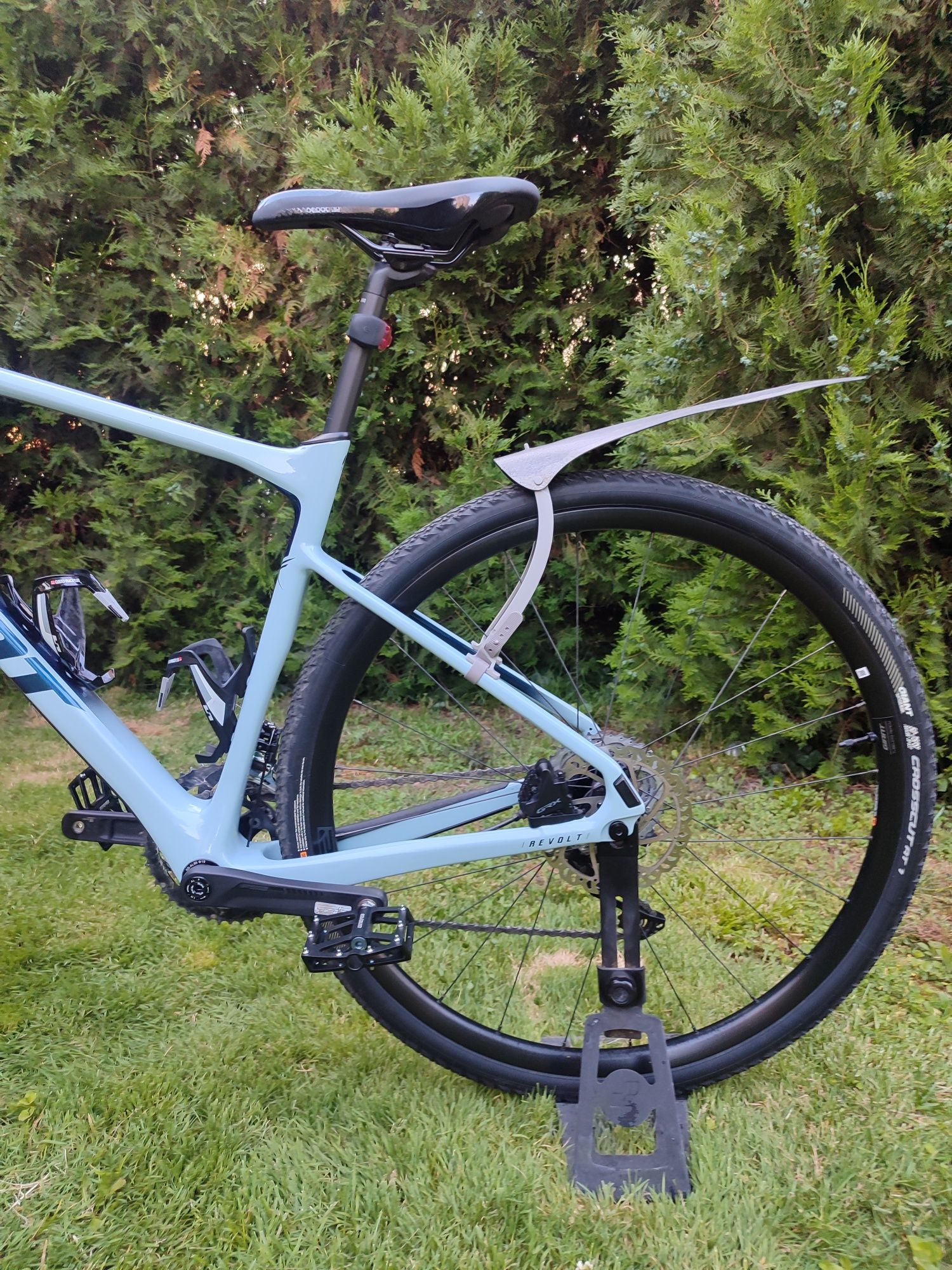 Giant Revolt Gravel Carbon 28 цола 2×10 GRX