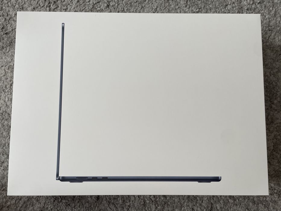 Apple MacBook Air 15 inch, M4 Chip, 16GB/512GB