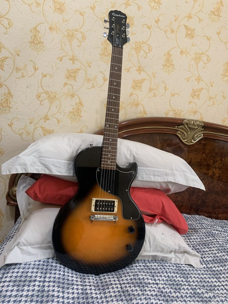 Продам сочный Epiphone junior, формы les paul