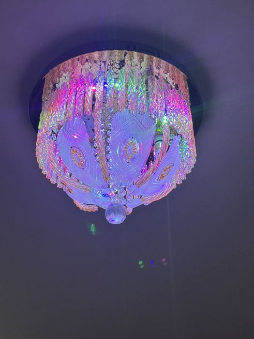 Люстра диодная со встроенной bluetooth колонкой.