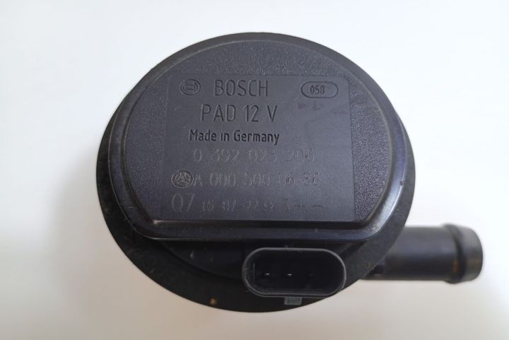 Pompa  recirculare apa A0005000686 Mercedes-Benz GLA-Class  seria