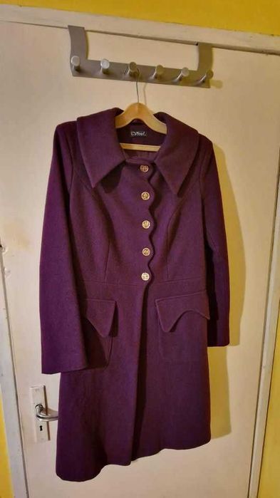 Елегантно лилаво палто, размер М