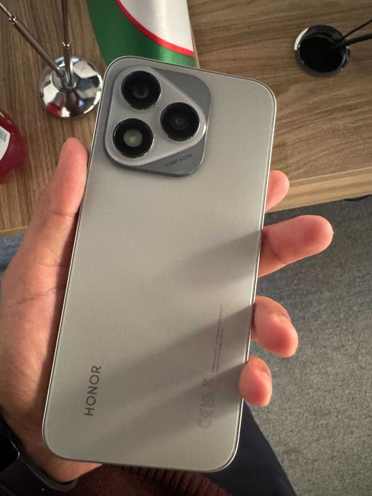 Продаам свою Honor 400 lite