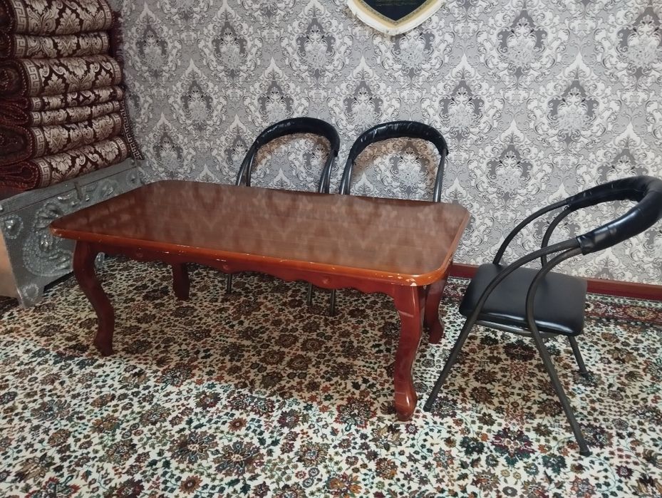 Продаётся стол в хорошем состоянии