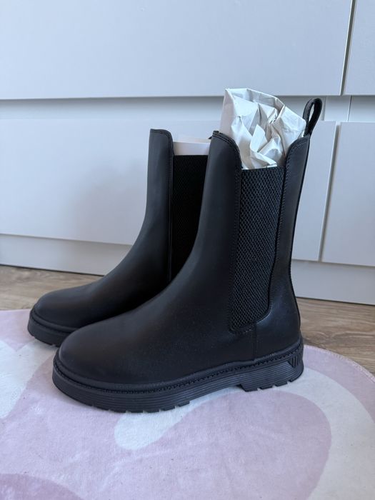 Боти, обувки, ботуши