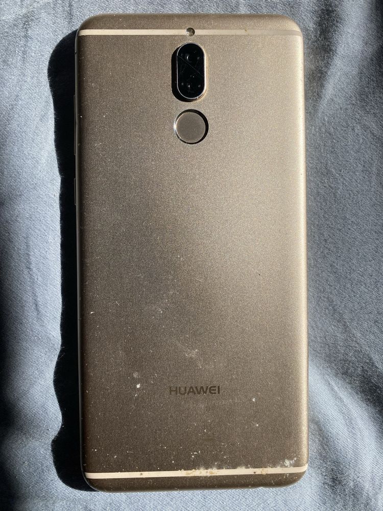 Смартфон HUAWEI Mate 10 Lite