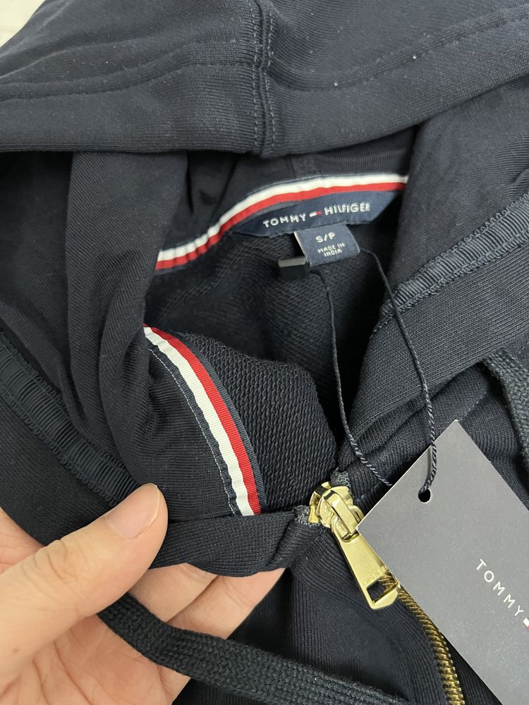 Костюм женский Tommy Hilfiger