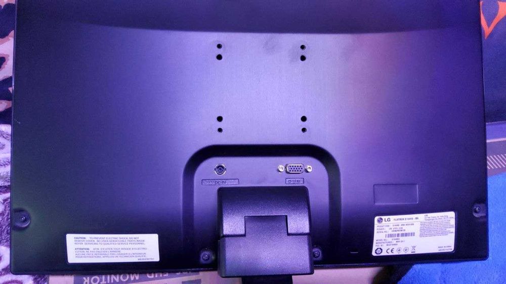Продаю Монитор LG E1948 в хорошем состоянии