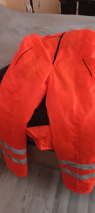 Продавам зимни обувки и зимен комплект