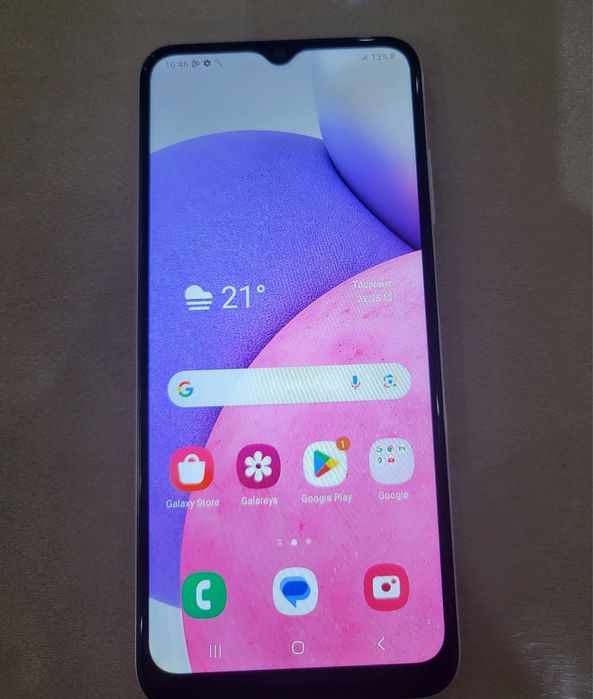 Samsung A03 s  4/64 holati ideal qirilgan singan joyi yo‘q.