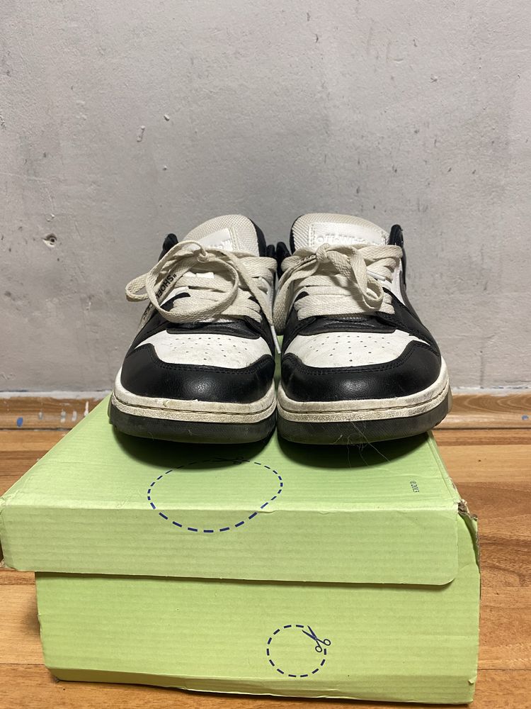 Off white out of office arrow vand urgent